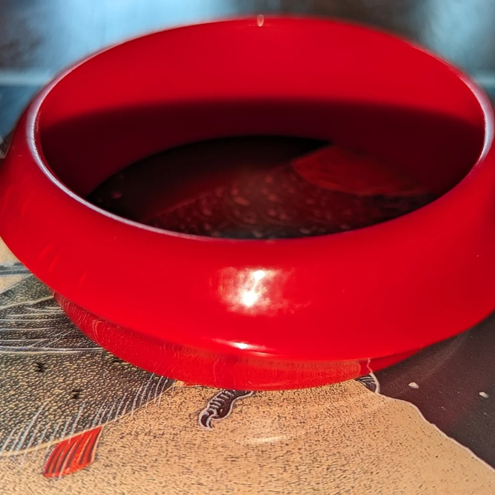 ❤️🍒 Wide Vintage Bangle Bright Cherry Red Space Age Bracelet ♥️🍒♥️ - Picture 4 of 13